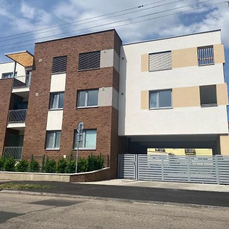 Maja Apartman Dunajská Streda Extérieur photo